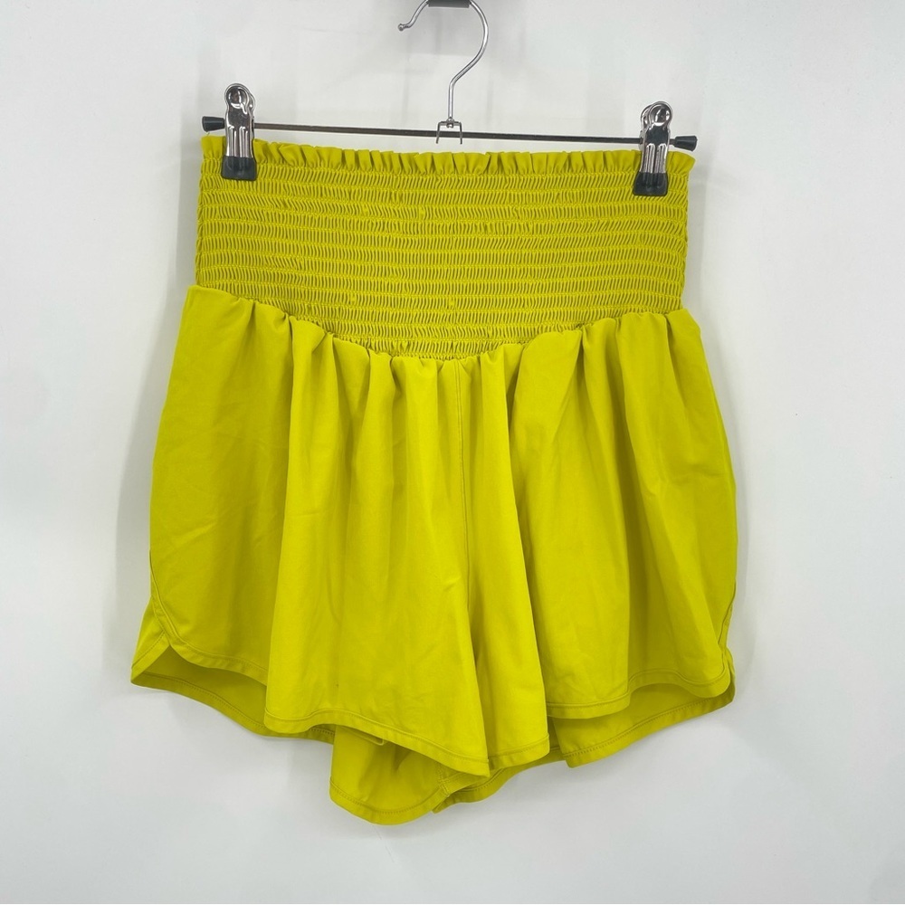 OFFLINE BY AERIE SMOCKED REAL ME RUNNING SHORTS Sz L yellow